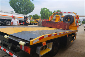 礼县附近拖车电话号码服务